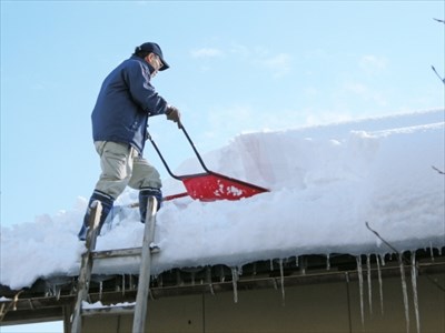 雪降ろしの転落事故を防ぐためにしておきたいこと